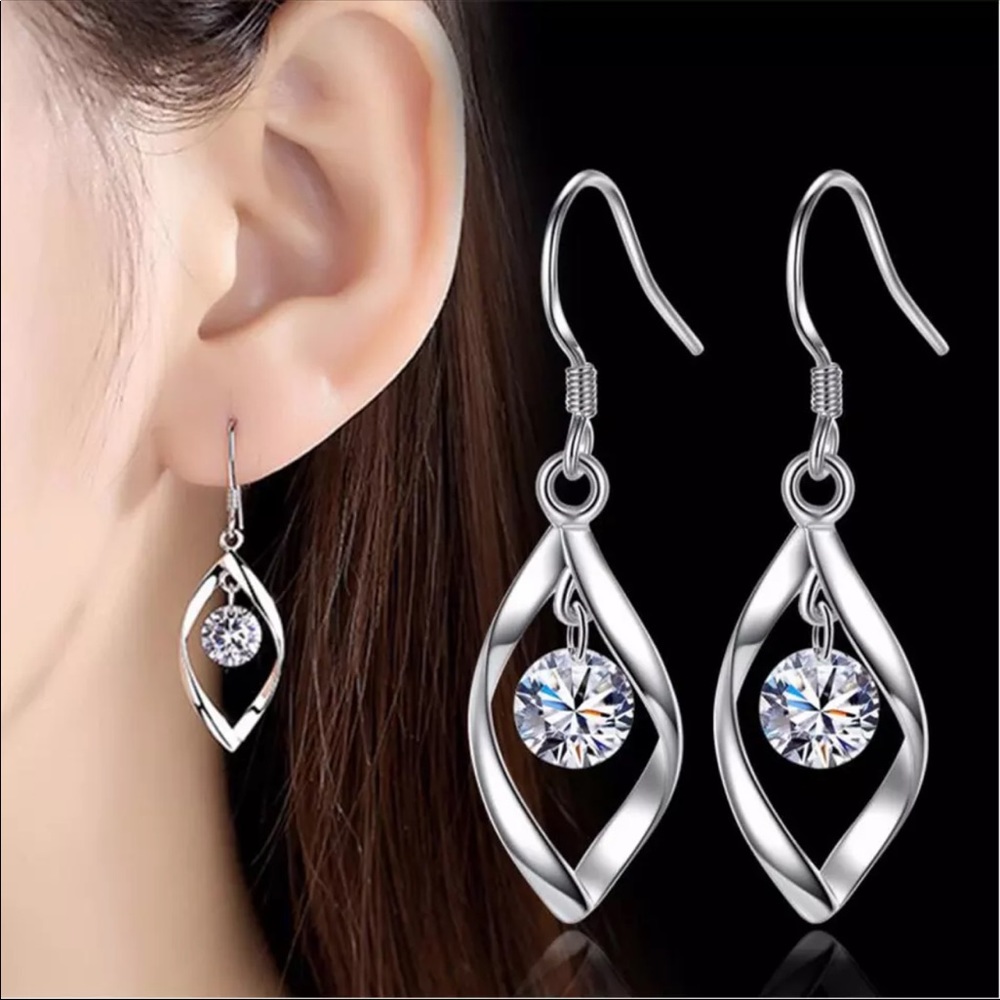 🌟 Sterling Silver 925 CZ Earrings - Picture 2 of 3